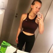 Lina, 26 - Utforska Charmen i Linköping 💖
