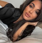 SexySonja in the house looking for a true gentleman!