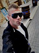 Obediant slave for dominant tops