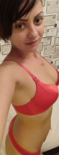 Lara - Escort Eskilstuna Sweet sexy and very atractive